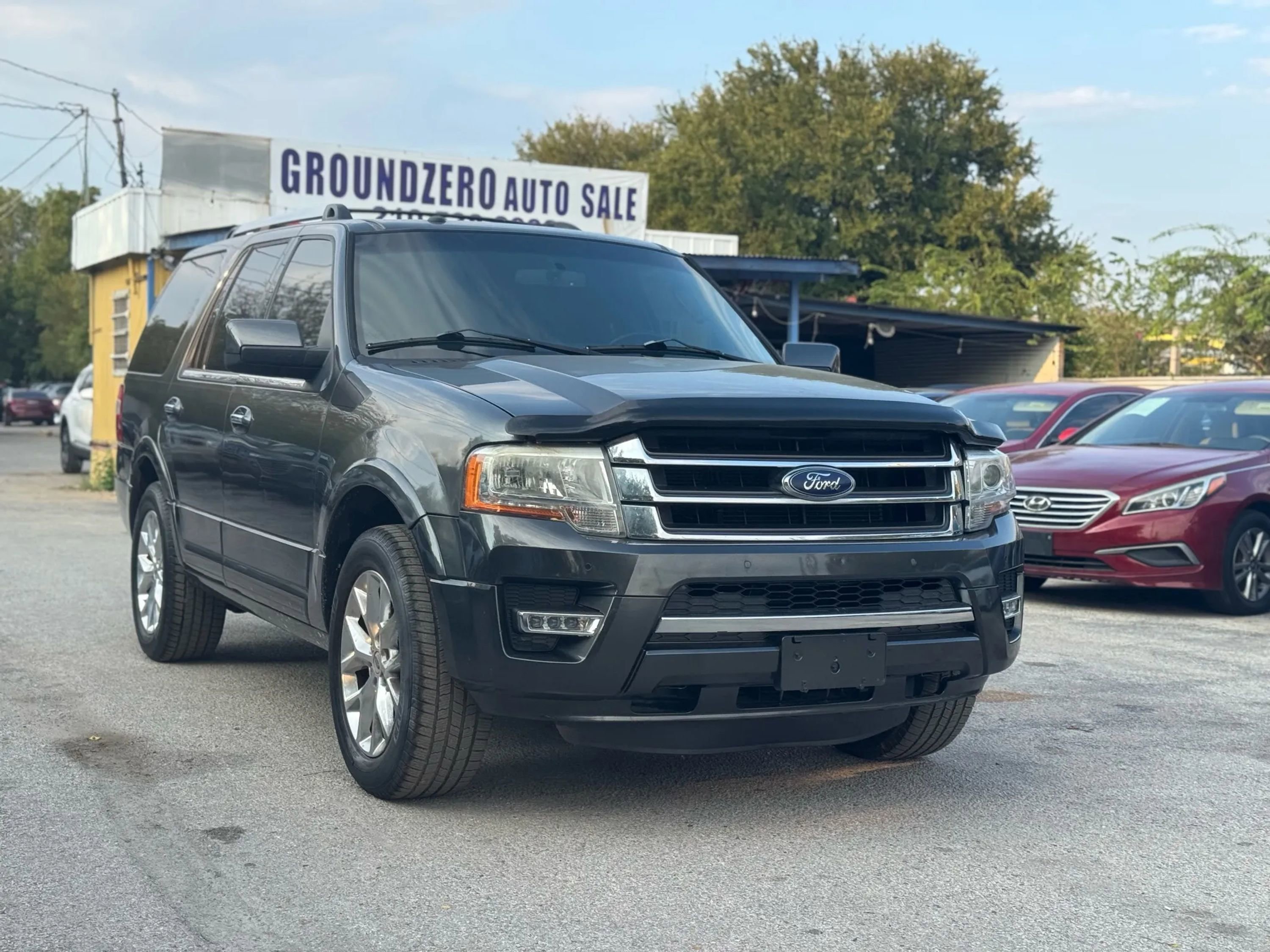 Used 2015 Ford Expedition Limited w/ Equipment Group 301A RWD image 1