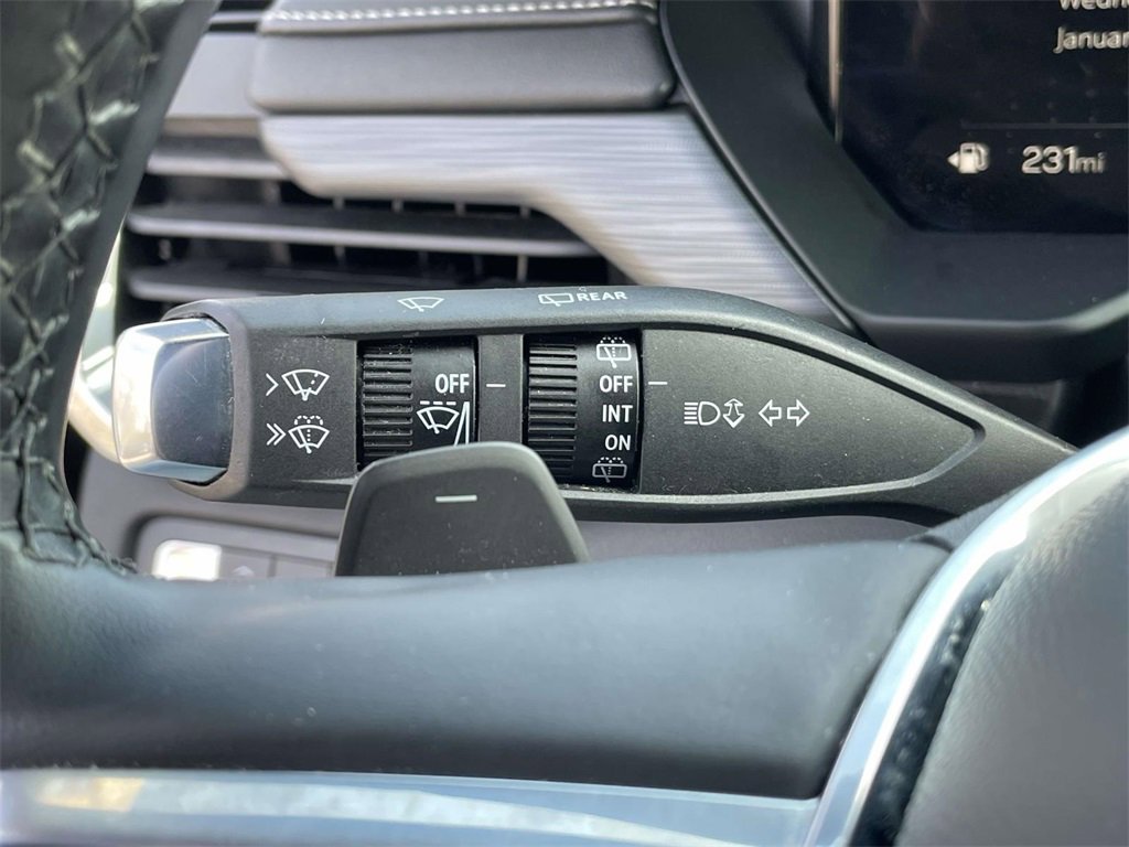 Used 2024 GMC Acadia Elevation image 28