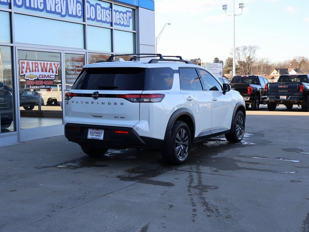 Used 2022 Nissan Pathfinder SV image 3
