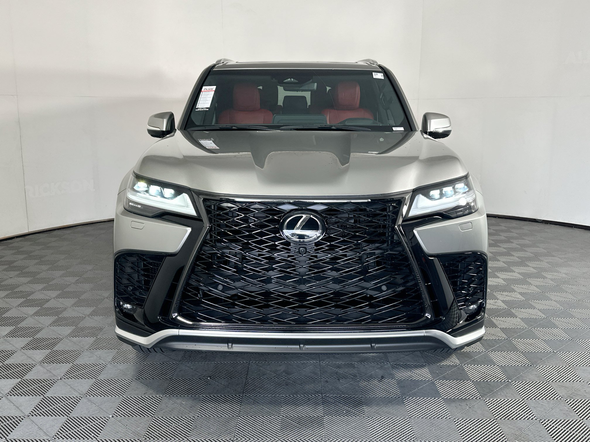 Used 2025 Lexus LX 600 F Sport w/ Accessory Package (Z1) AWD/4WD image 8