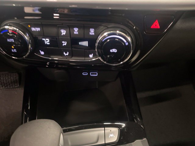 New 2026 Chevrolet Trax LT w/ Midnight Edition FWD image 21