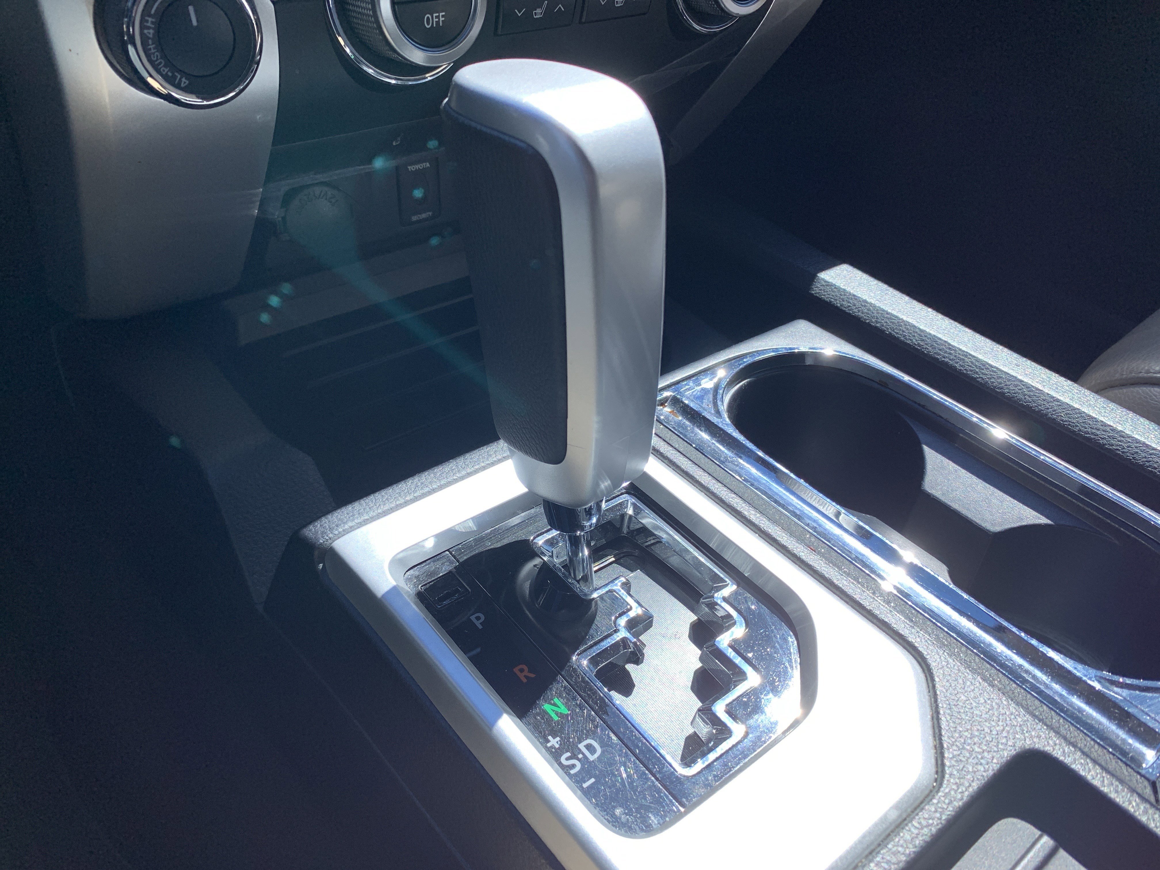 Used 2017 Toyota Tundra Limited w/ Limited Premium Package image 26