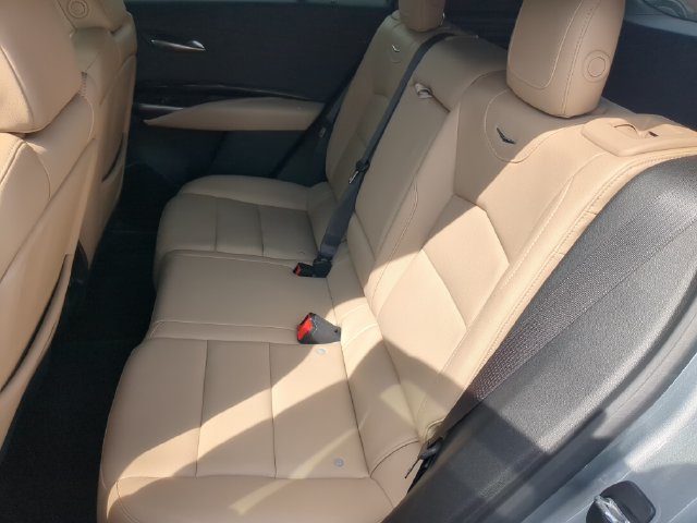 Used 2024 Cadillac XT4 Luxury w/ Cold Weather Package FWD image 20