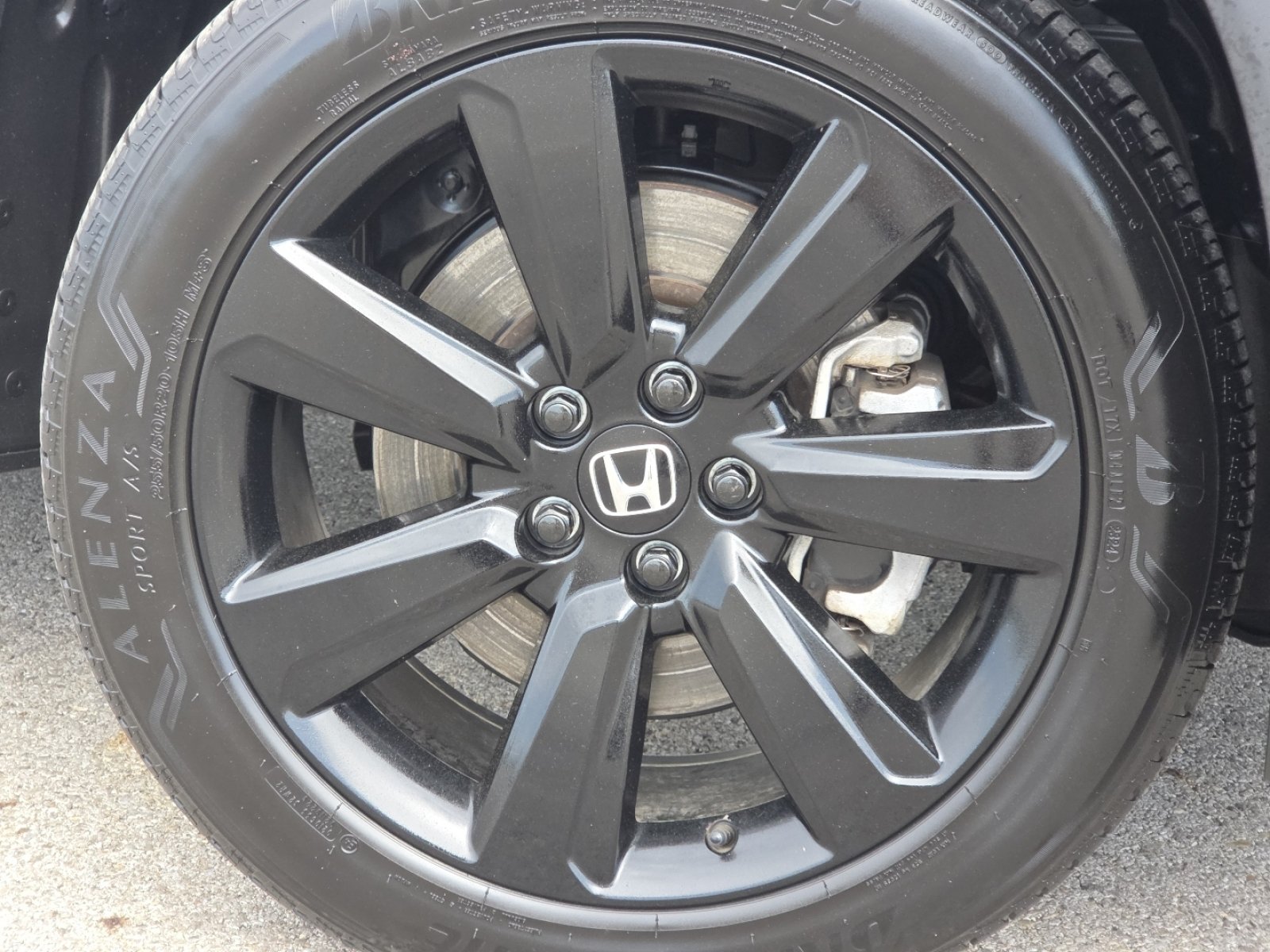 Used 2025 Honda Pilot Black Edition image 13