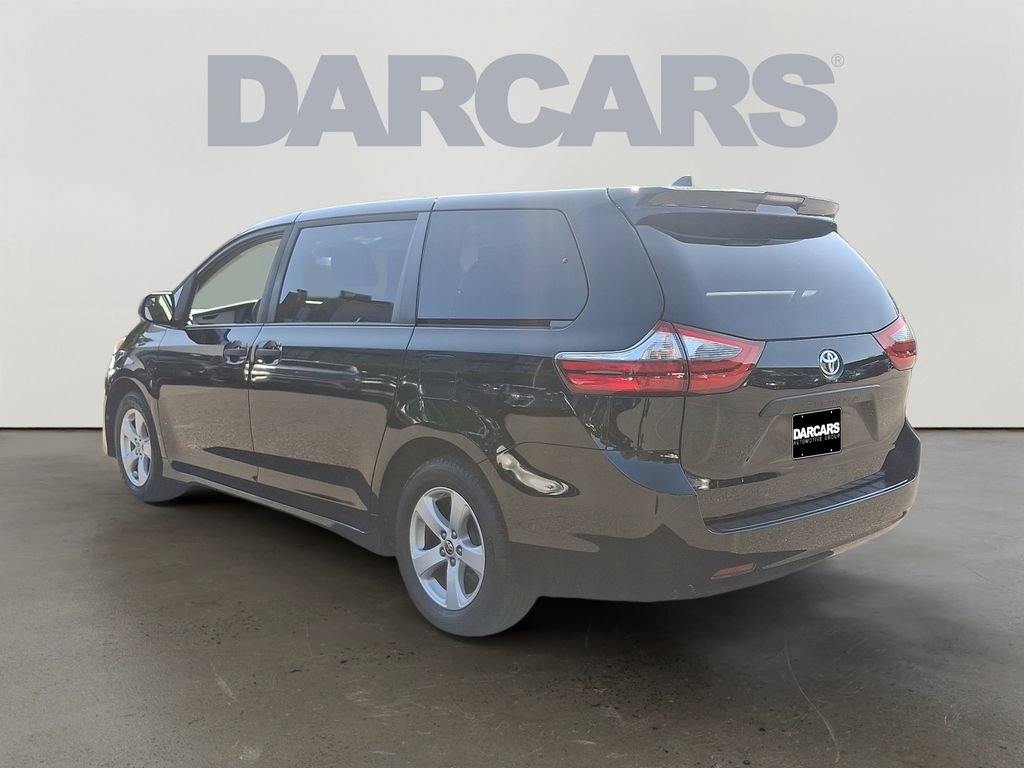 Used 2020 Toyota Sienna L image 4
