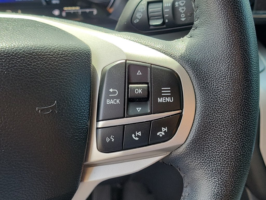 Used 2024 Ford Explorer XLT w/ Equipment Group 202A RWD image 37