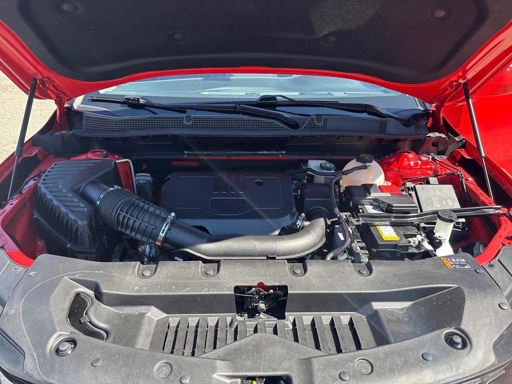 Used 2025 Chevrolet Blazer LT AWD/4WD image 32