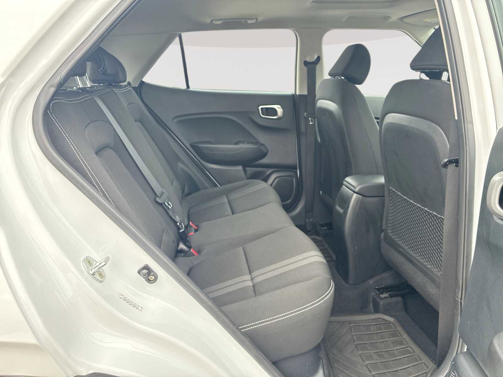 Used 2022 Hyundai Venue SEL image 27