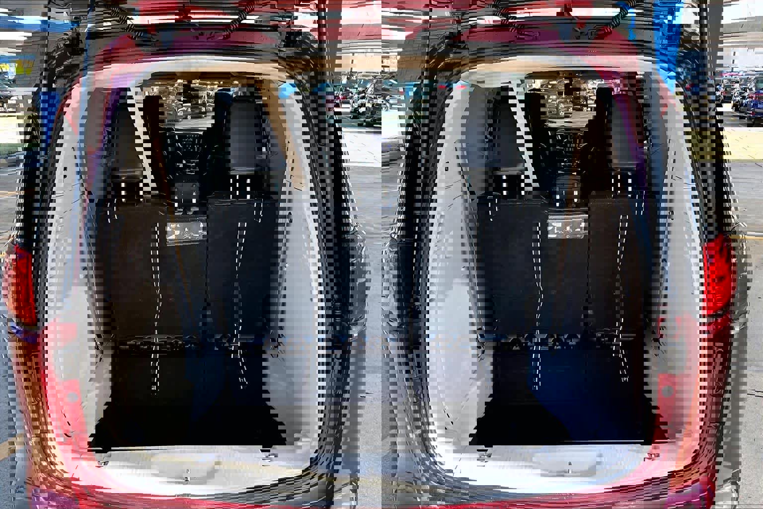 Used 2017 Chrysler Pacifica Touring-L image 32