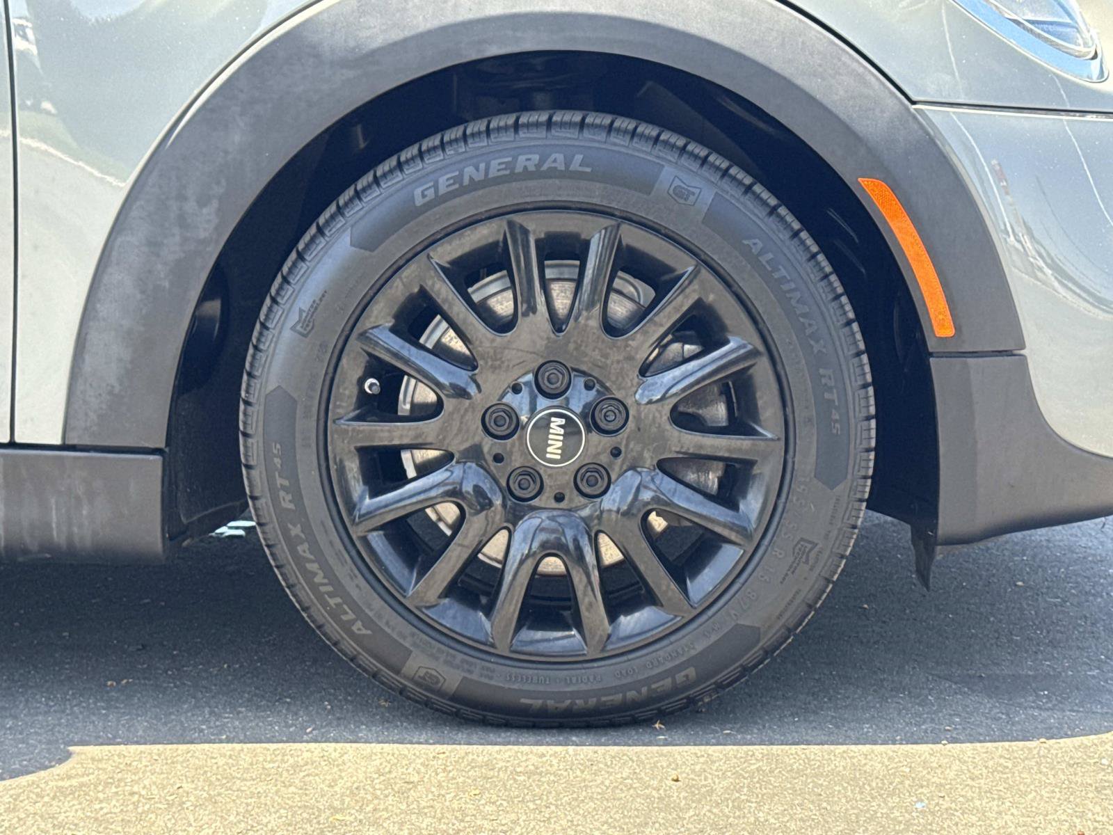 Used 2019 MINI Cooper S w/ Signature Upholstery Package FWD image 30