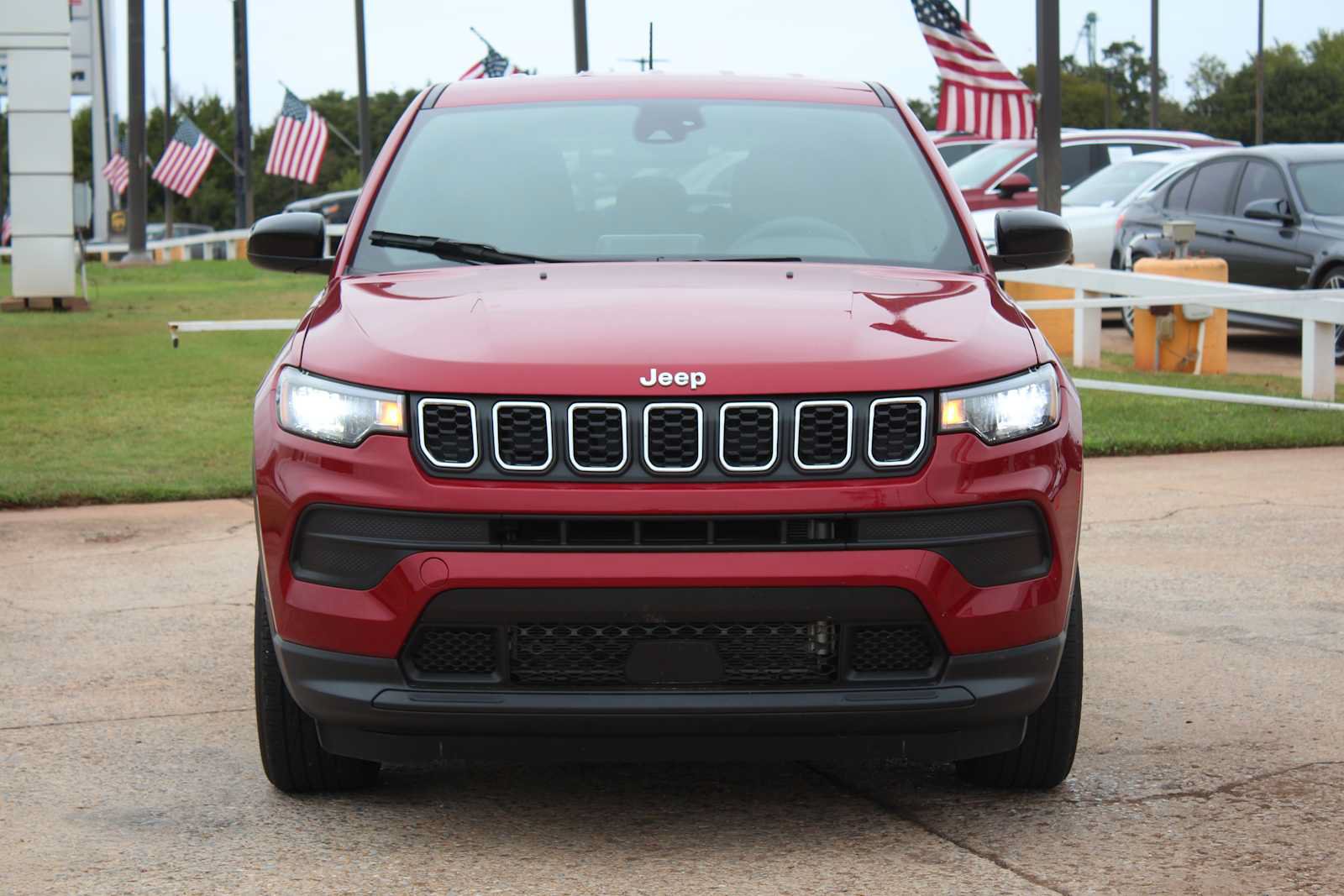 Used 2025 Jeep Compass Sport AWD/4WD image 3