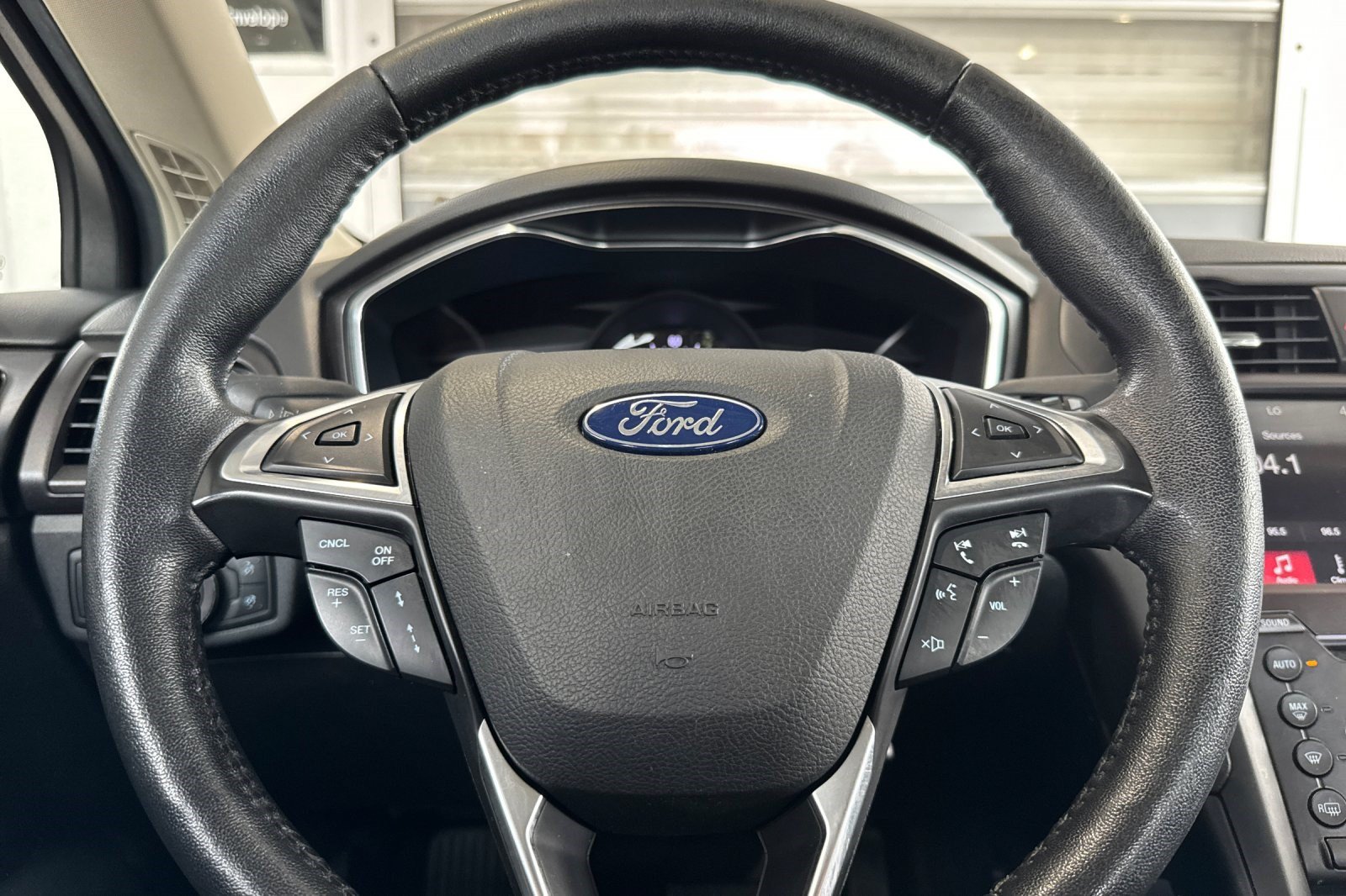 Used 2019 Ford Fusion Titanium FWD image 29