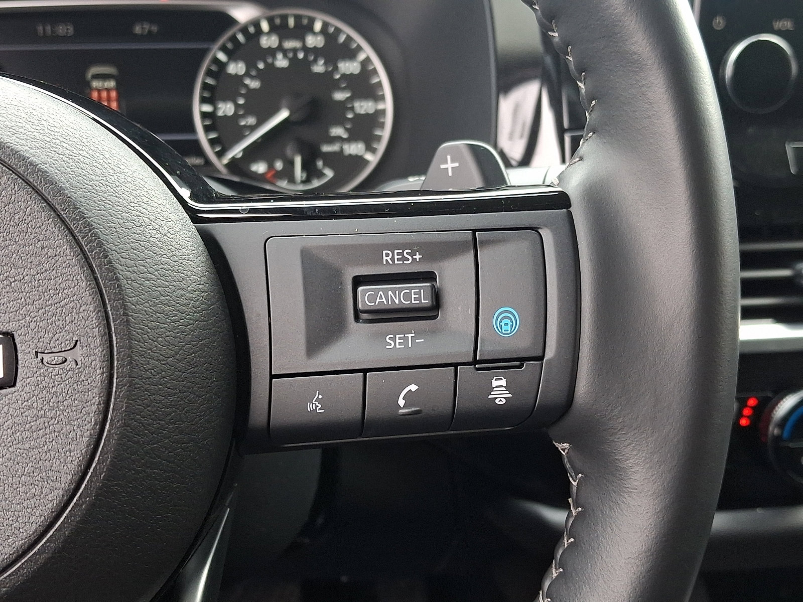 Certified 2025 Nissan Pathfinder SL w/ Black Appearance Package AWD/4WD image 22