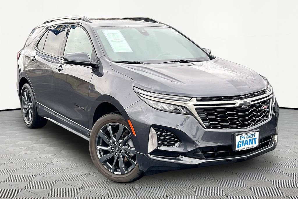 Used 2022 Chevrolet Equinox RS w/ LPO, Floor Liner Package image 3