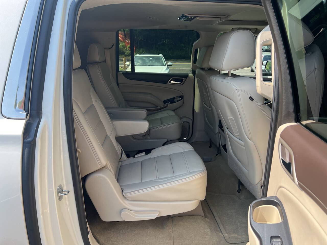 Used 2015 GMC Yukon XL Denali w/ Premium Package image 13