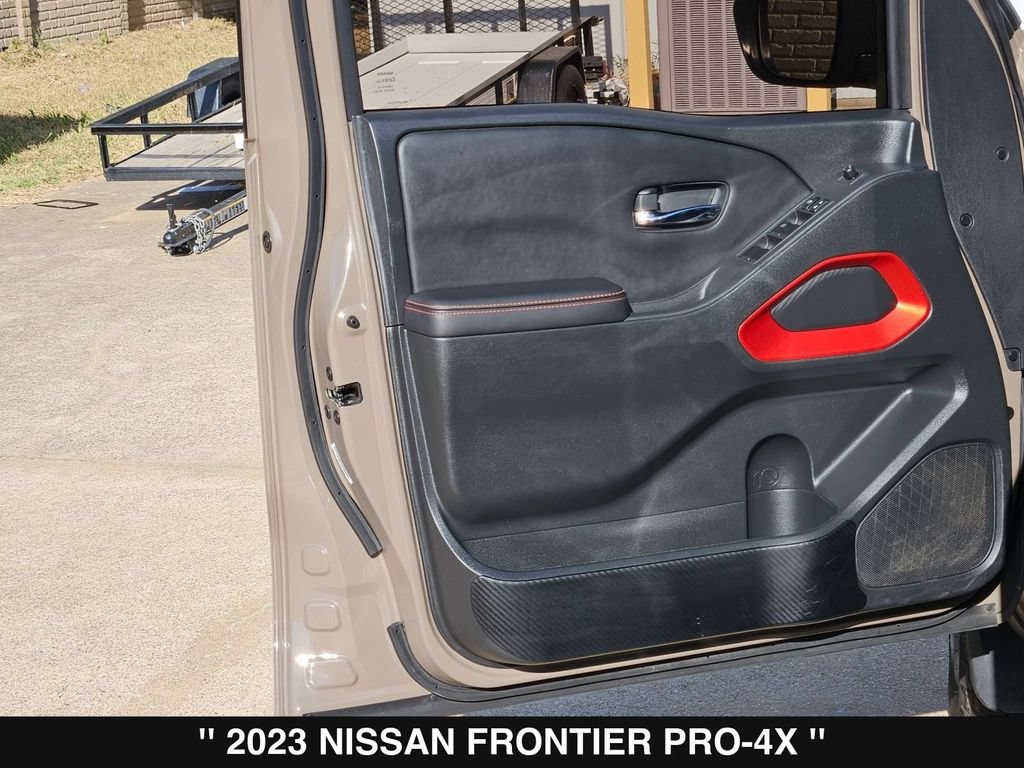 Used 2023 Nissan Frontier PRO-4X w/ Technology Package AWD/4WD image 13