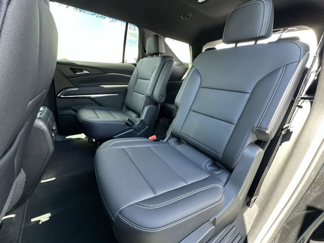 Certified 2025 Chevrolet Traverse LT FWD image 24
