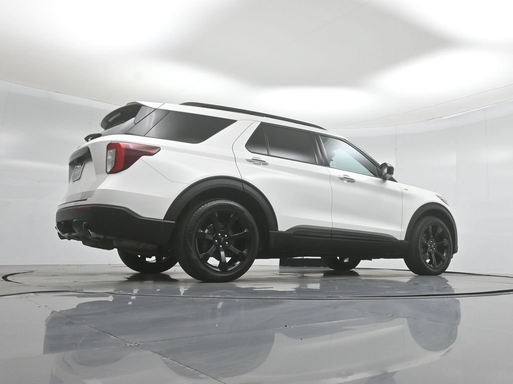 Certified 2023 Ford Explorer ST-Line w/ Class IV Trailer Tow Package RWD image 47