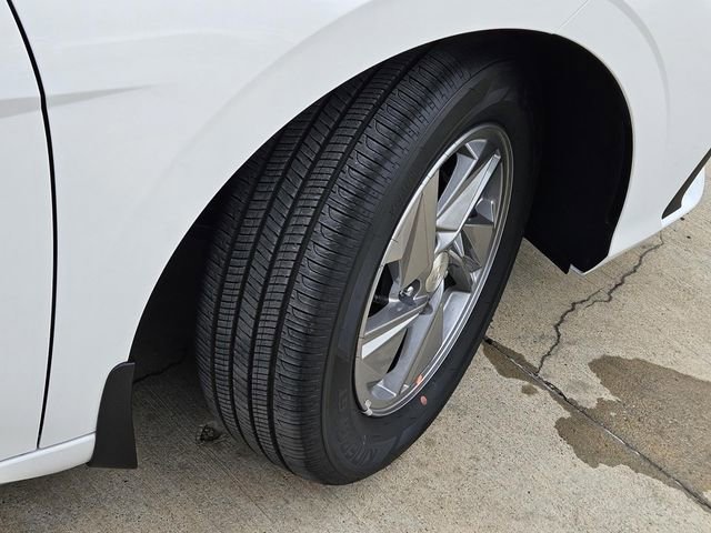 New 2026 Hyundai Elantra SE image 5