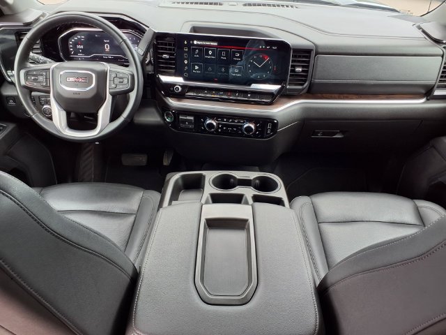 Used 2025 GMC Sierra 1500 SLT AWD/4WD image 10