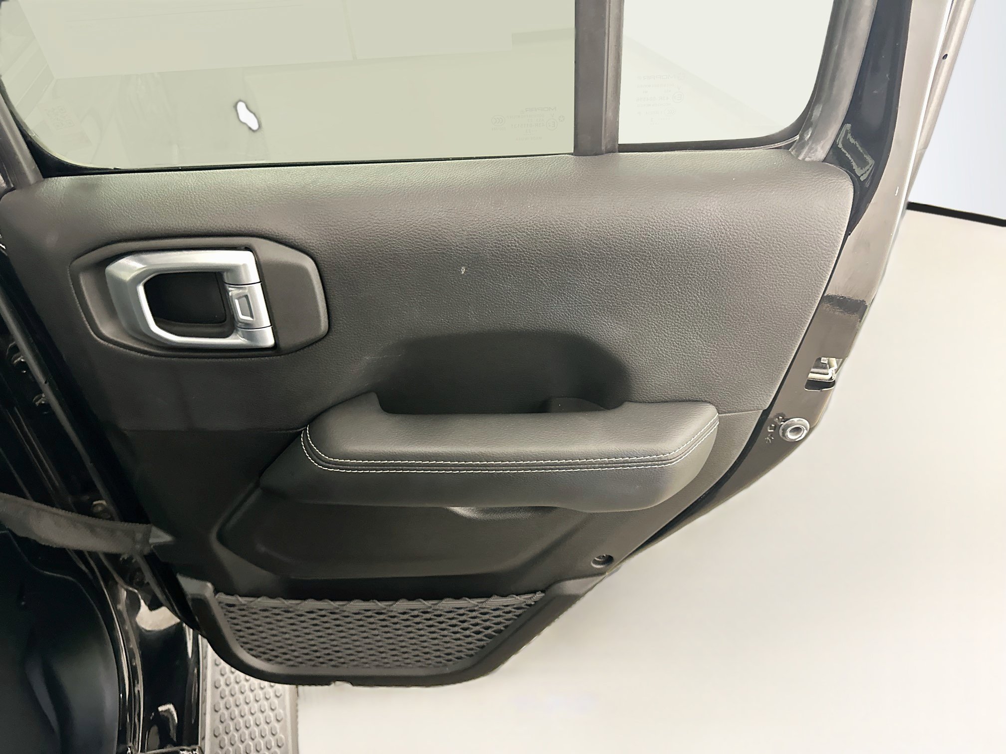 Used 2023 Jeep Wrangler Unlimited Sahara AWD/4WD image 30