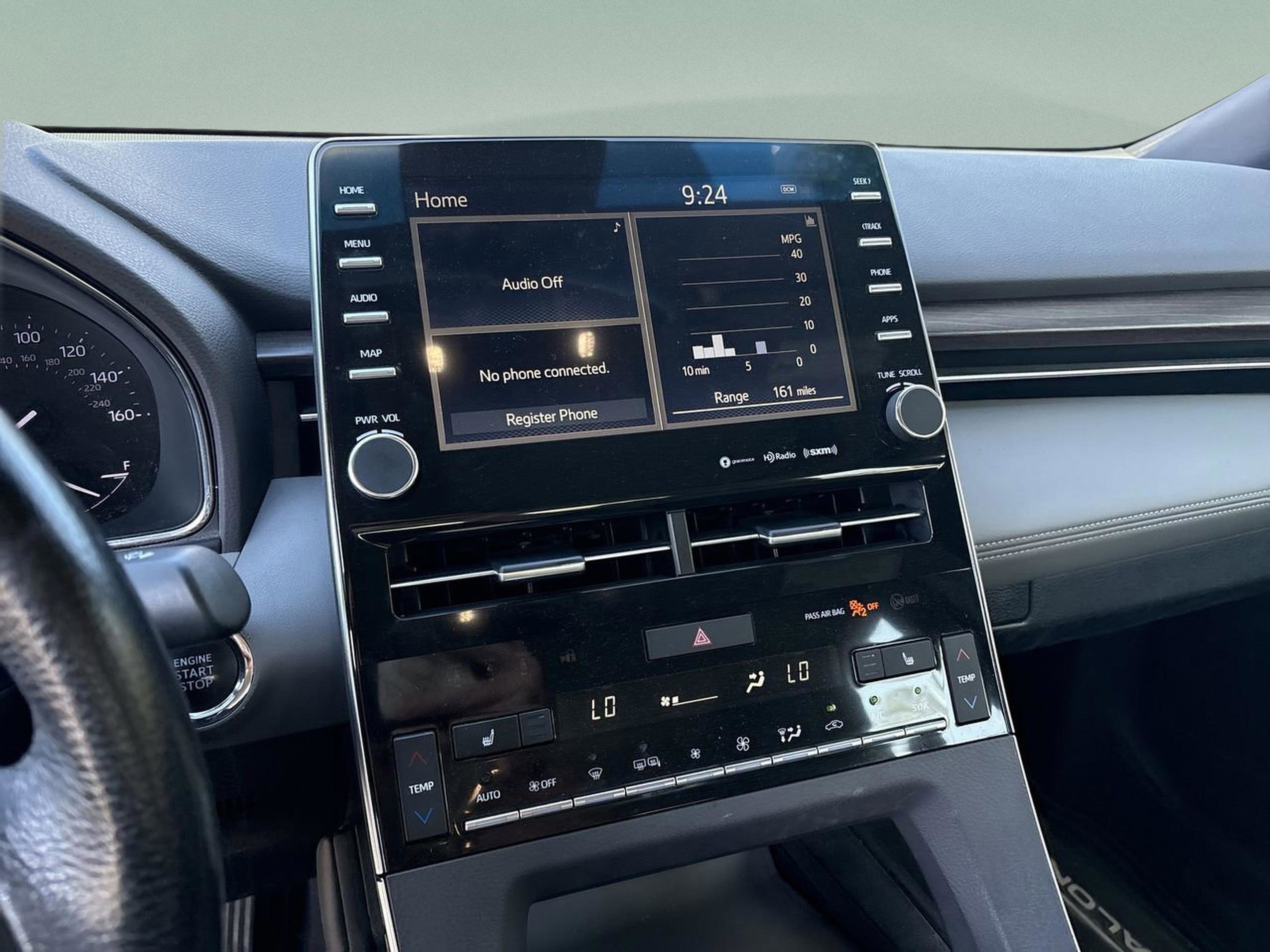 Used 2020 Toyota Avalon XLE w/ Moonroof Package image 27