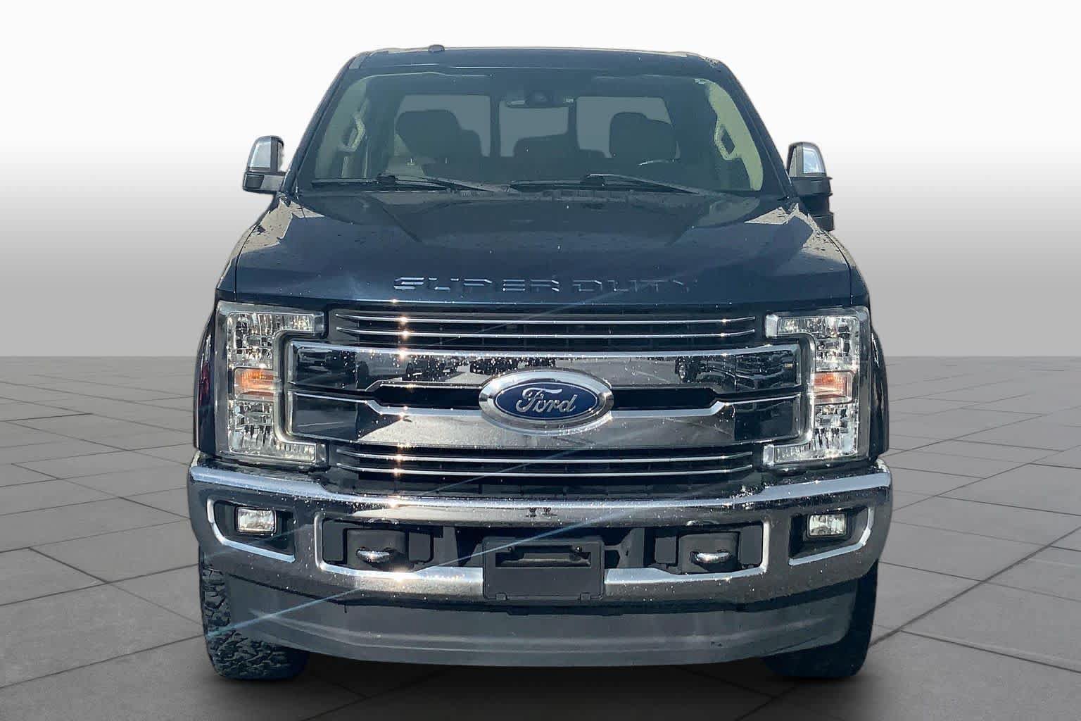 Used 2017 Ford F250 Lariat w/ Lariat Ultimate Package AWD/4WD image 4