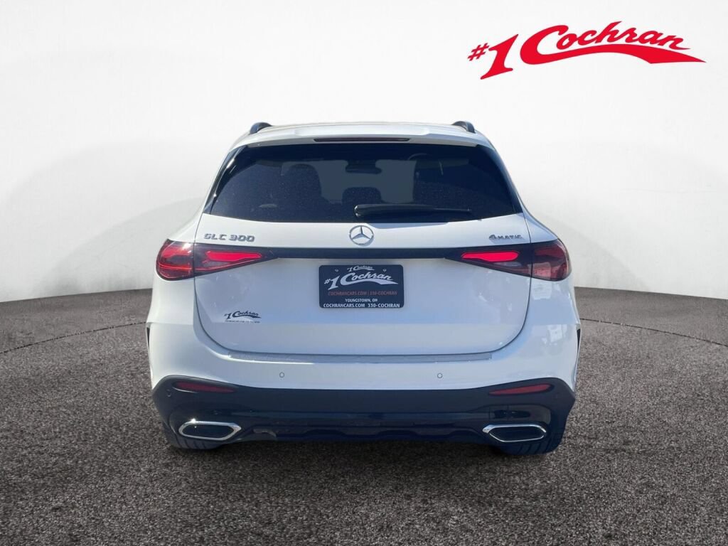 Used 2024 Mercedes-Benz GLC 300 4MATIC image 9