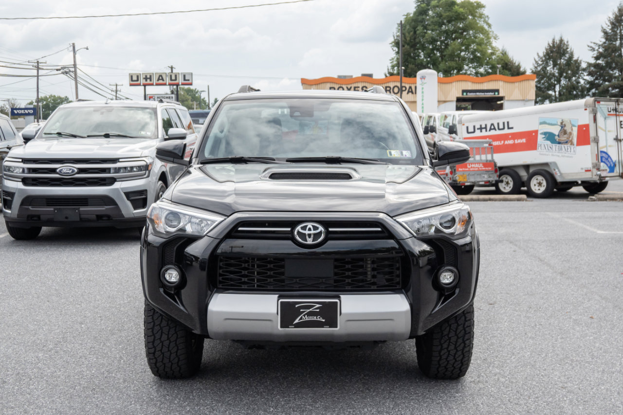 Used 2024 Toyota 4Runner TRD Off-Road image 3