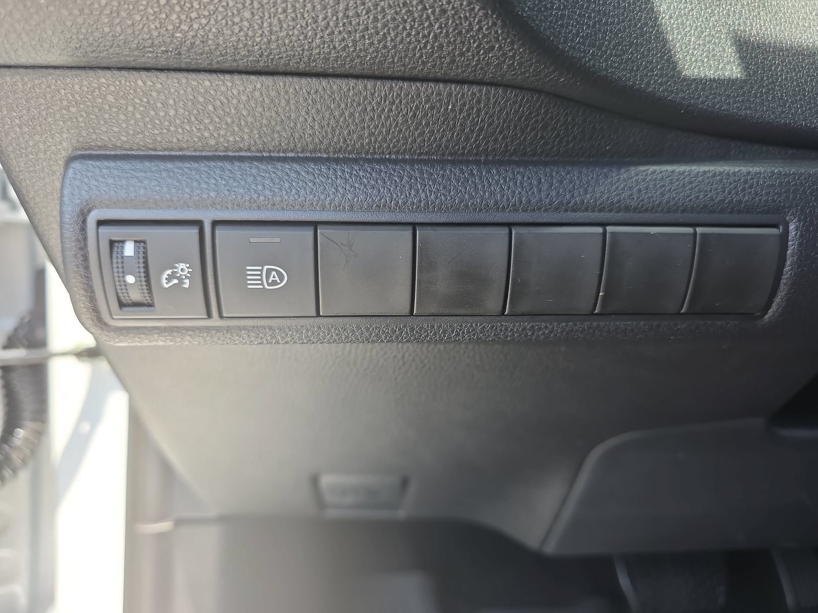 Used 2025 Toyota Corolla XSE FWD image 25