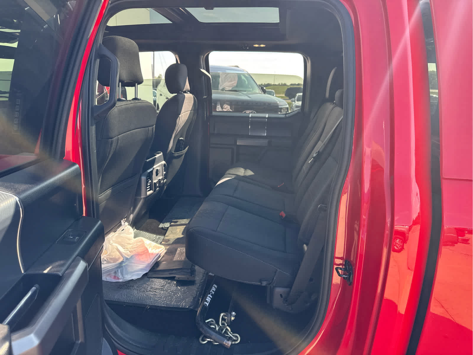 Used 2019 Ford F150 XLT w/ Equipment Group 302A Luxury AWD/4WD image 11