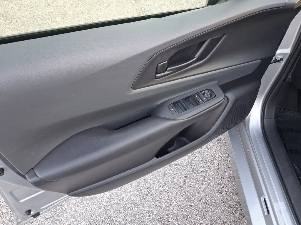 Used 2025 Toyota Prius LE FWD image 18