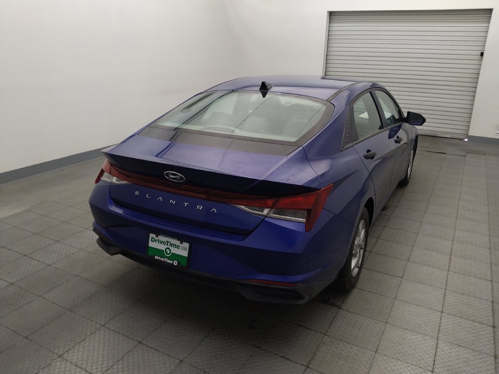 Used 2021 Hyundai Elantra SE FWD image 7