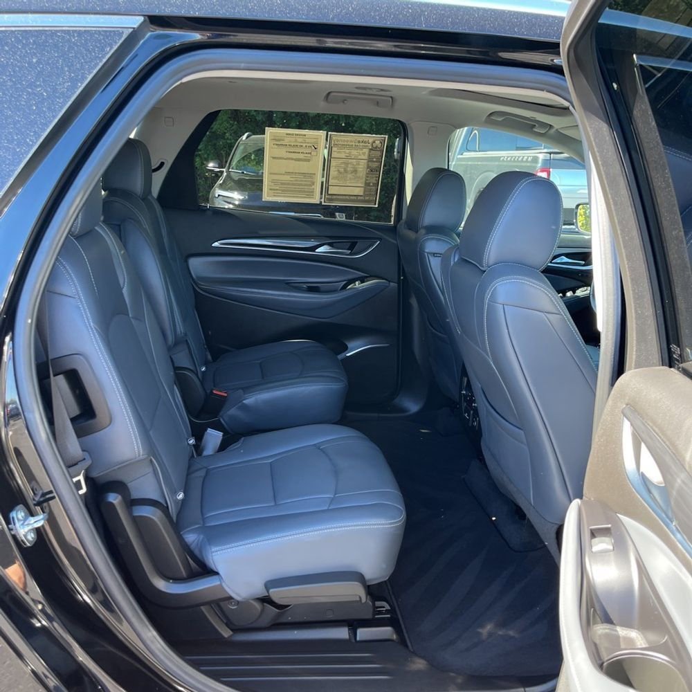 Used 2019 Buick Enclave Premium w/ Experience Buick Package FWD image 12
