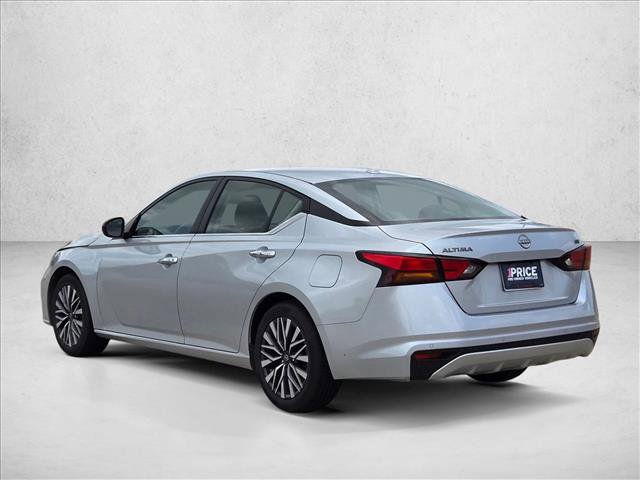 Used 2024 Nissan Altima 2.5 SV FWD image 7
