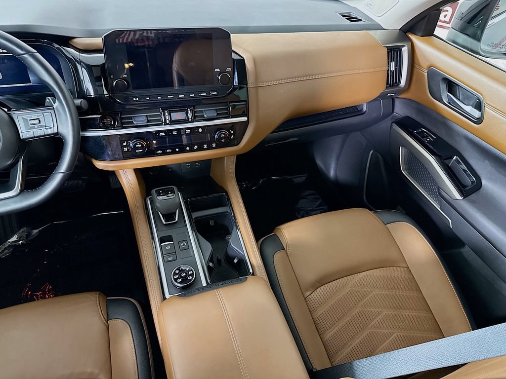 Certified 2025 Nissan Pathfinder Platinum AWD/4WD image 29