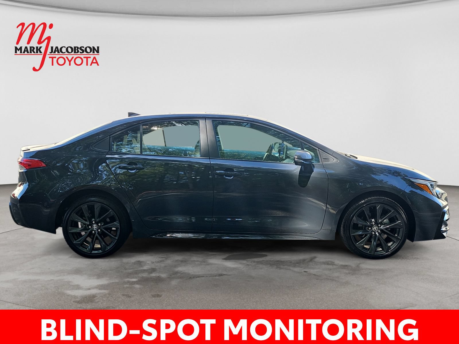 Used 2025 Toyota Corolla SE w/ SE Premium Package FWD image 7