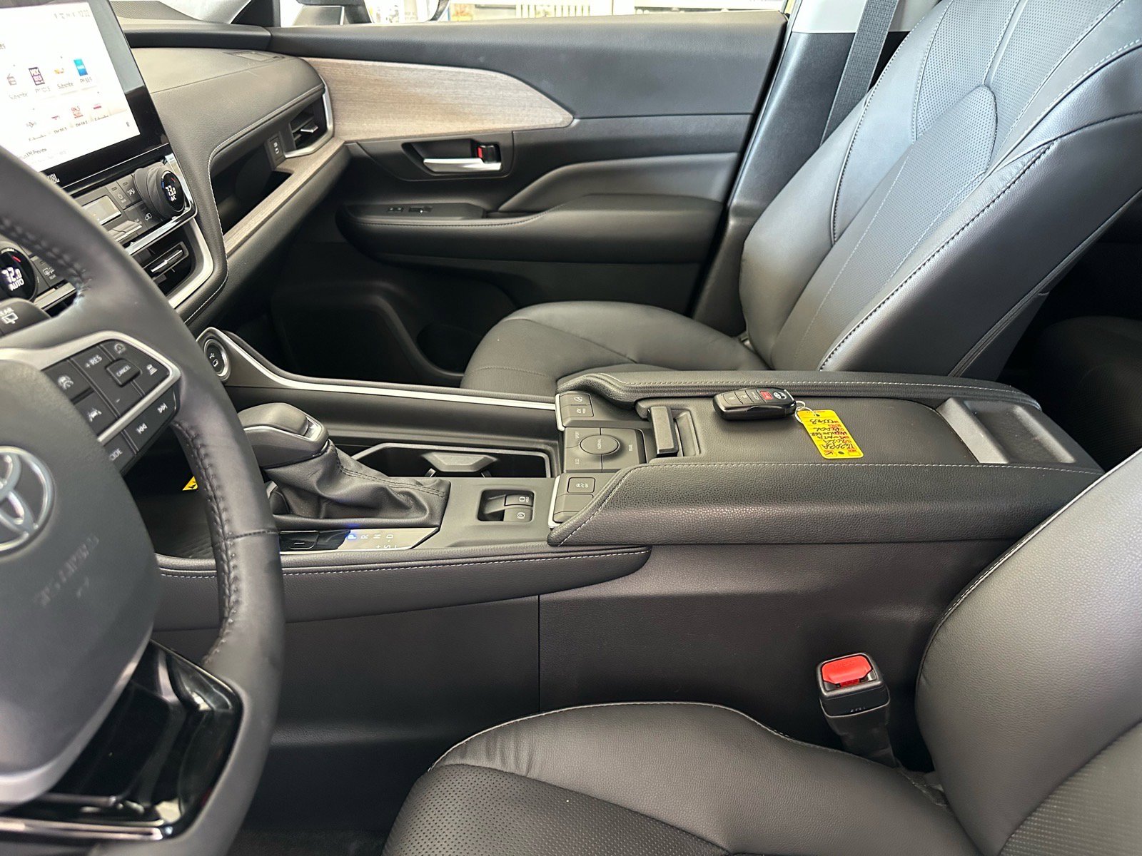 Used 2024 Toyota Grand Highlander Limited image 20