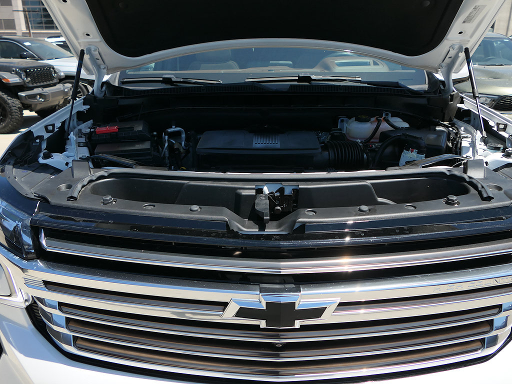 Used 2024 Chevrolet Suburban High Country w/ Advanced Technology Package AWD/4WD image 31