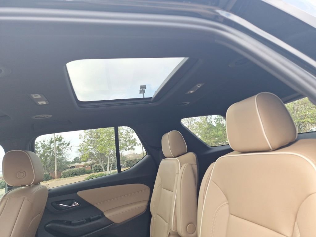 Used 2023 Chevrolet Traverse Premier image 23