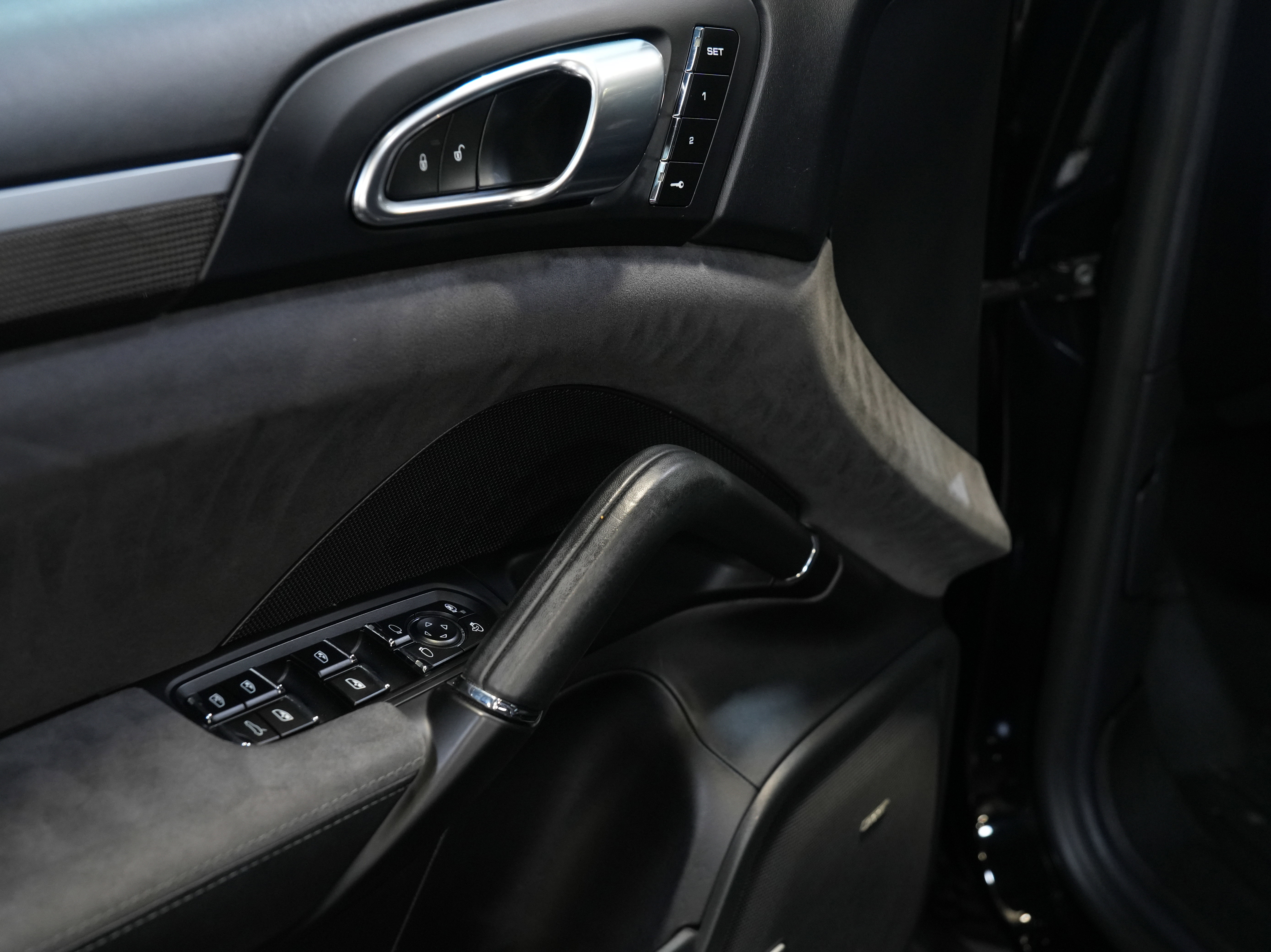 Used 2016 Porsche Cayenne GTS image 22