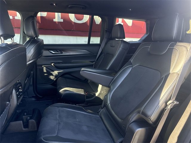 Used 2023 Jeep Grand Cherokee L Laredo image 21