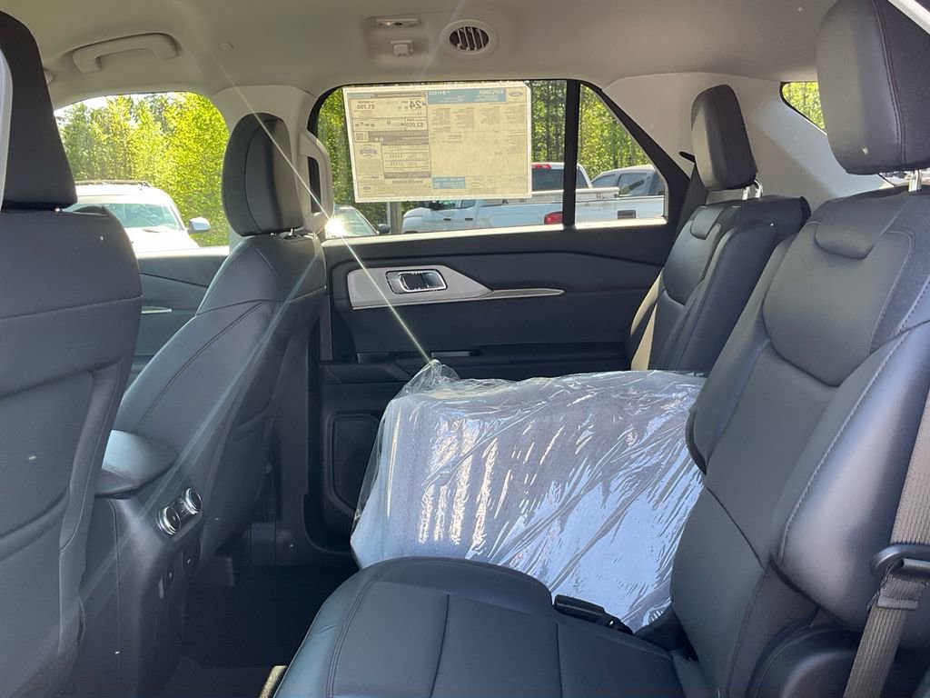 New 2026 Ford Explorer Active RWD image 14