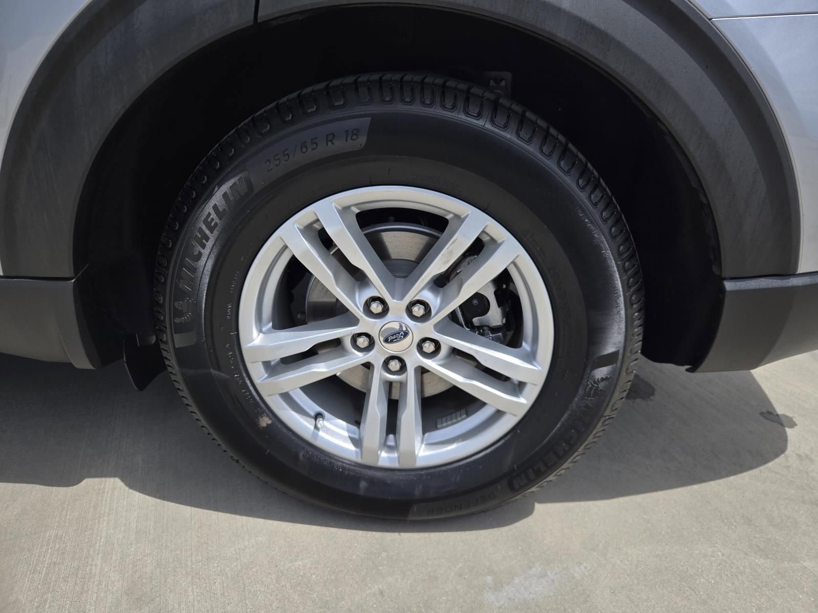 Used 2021 Ford Explorer XLT RWD image 32
