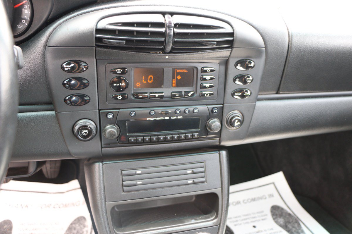 Used 2000 Porsche 911 Cabriolet image 17