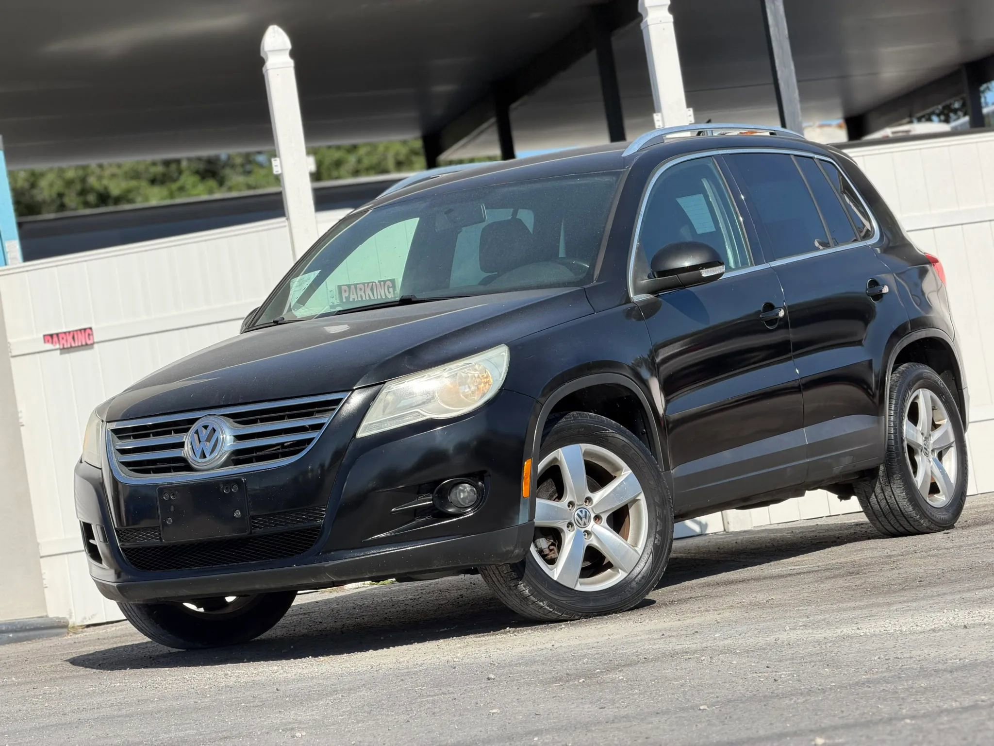 Used 2010 Volkswagen Tiguan S FWD image 6