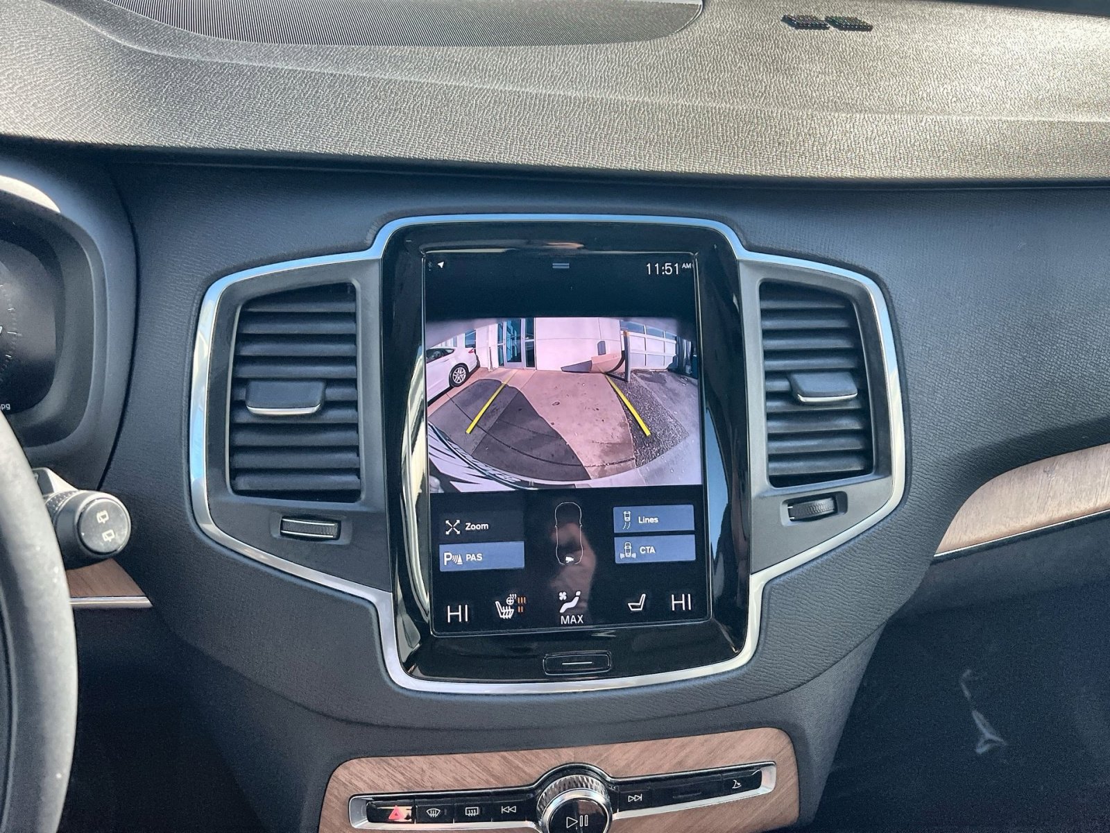 Used 2022 Volvo XC90 T6 Momentum w/ Climate Package image 19