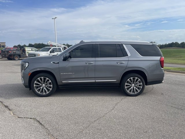 Used 2021 GMC Yukon Denali w/ Denali Premium Package image 8
