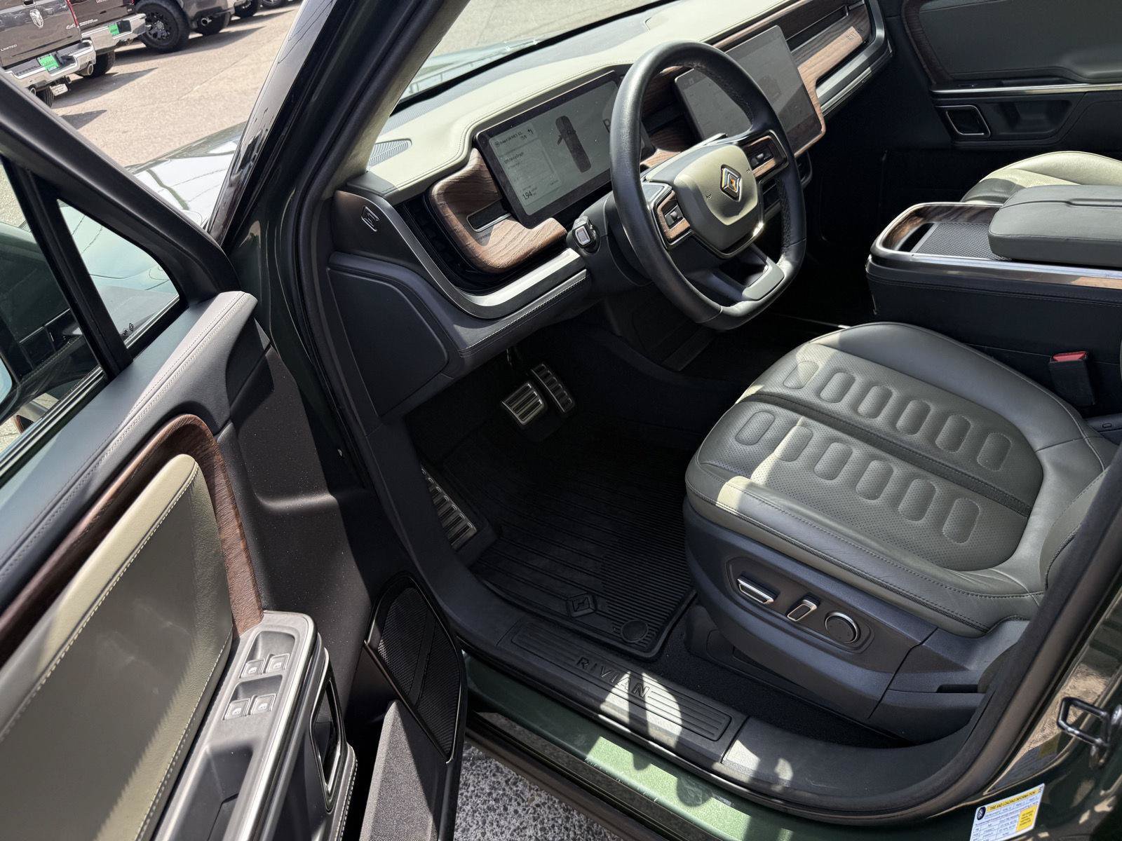 Used 2023 Rivian R1T Adventure AWD/4WD image 10
