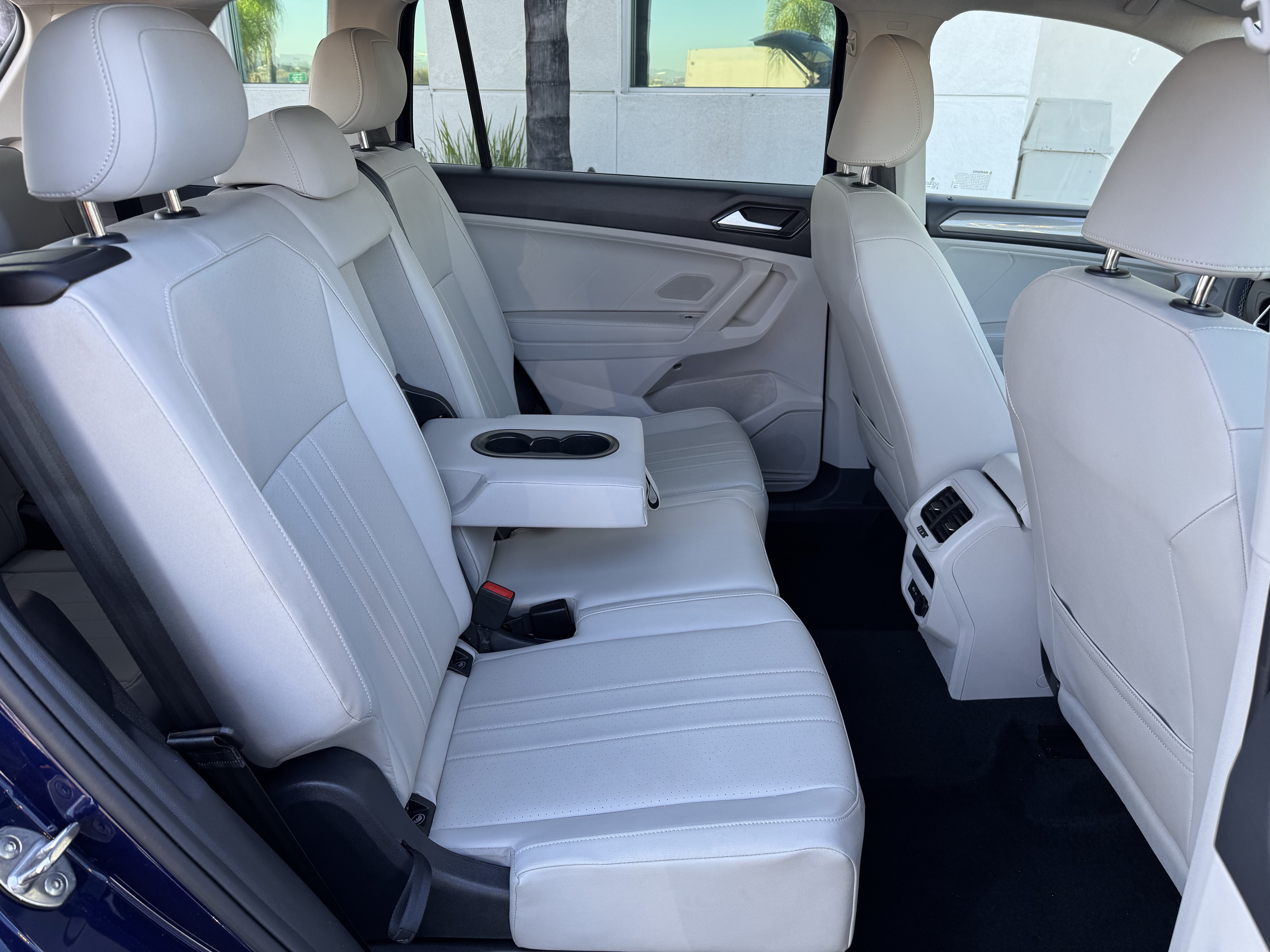 Certified 2024 Volkswagen Tiguan SE FWD image 36